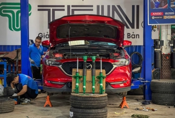 Lắp phuộc xe CX5